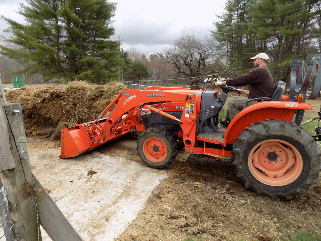 Loading fresh manure to take to the field